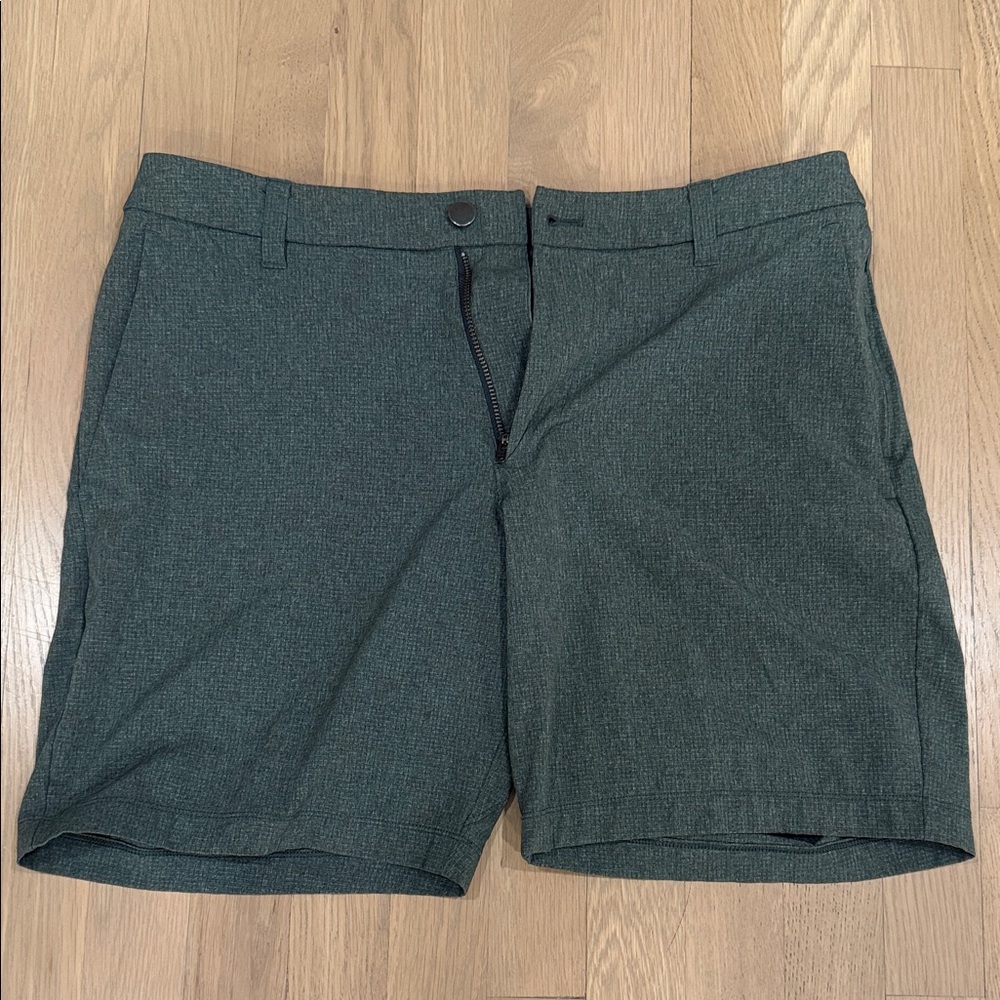 Lulu Men's Green Shorts 32x7”